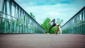 征服麦迪逊花园！哈登打爆尼克斯！小卡末节超神，唐斯完胜祖巴茨