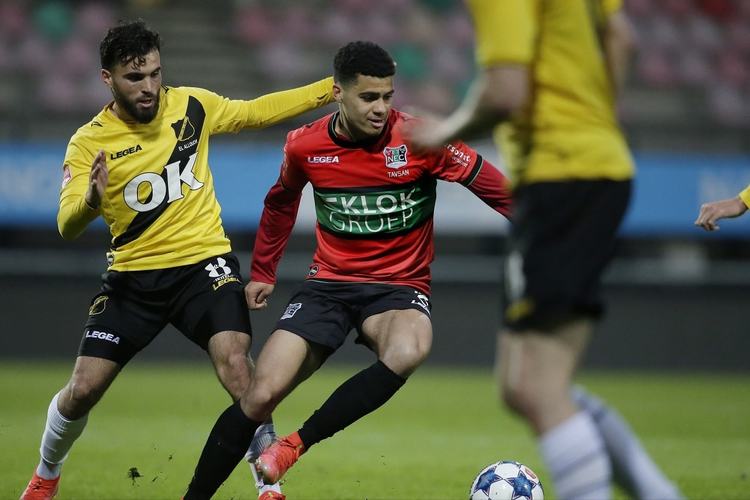 切尔西自节礼日以来在英超领先后丢了13分，同期20队最多.